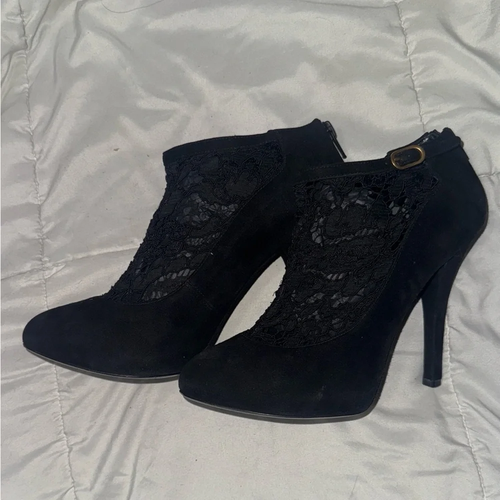 ❤️🔥AUTHENTIC🔥❤️Dolce & Gabbana Black sued and lace booties. - Picture 3 of 12